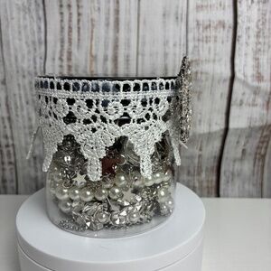 Mystery Treasure 12 oz Jar - Lot 0238